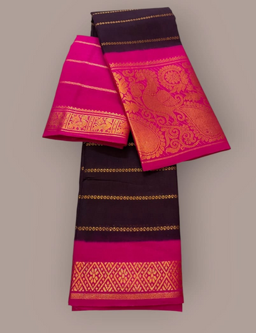 πΈ Elegant Sungudi Cotton Saree β Brown with Pink Border πΈ
